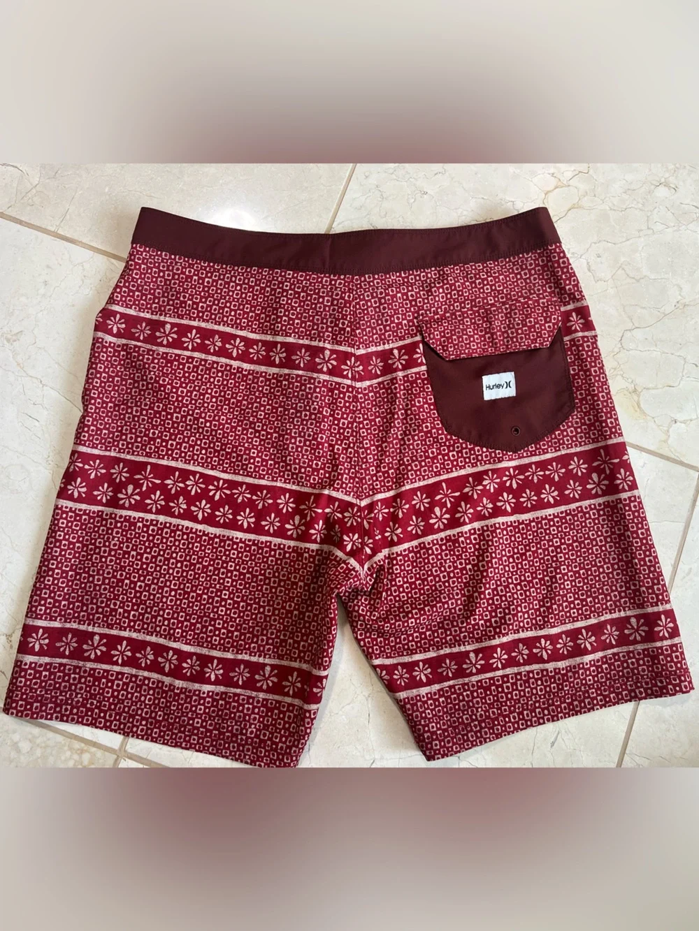 Hurley Vibes Burgundy Floral Geometric Print Men's Board Shorts Swim Trunks 34